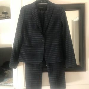 Banana Republic Navy & white stripe pant suit-new